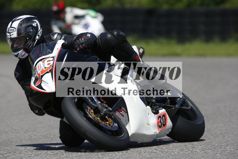 /Archiv-2024/29 12.06.2024 MOTO.CH Track Day ADR/Gruppe rot/106